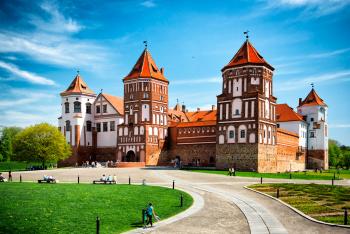 Sightseeing holidays and cruises